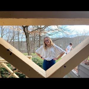 Meet your Posher, Alexis